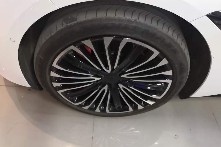 Used  12 2025 Ultra Extended-Range Edition
