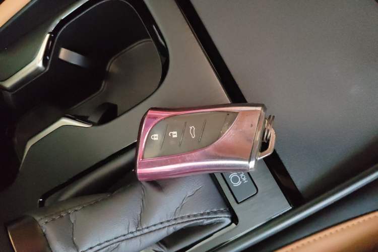 Used Lexus ES 2023 200 Excellence Edition
