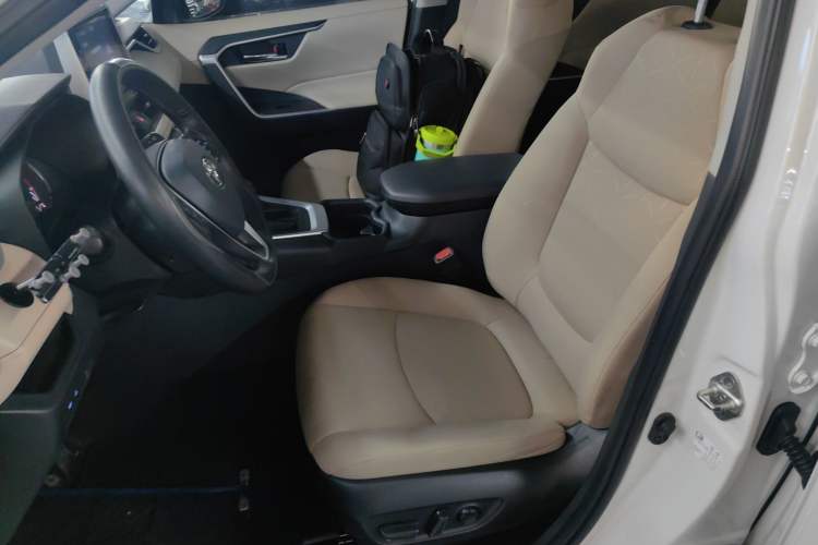 Used Toyota RAV4 2020 2.0L CVT Two-Wheel Drive Fashion Edition
