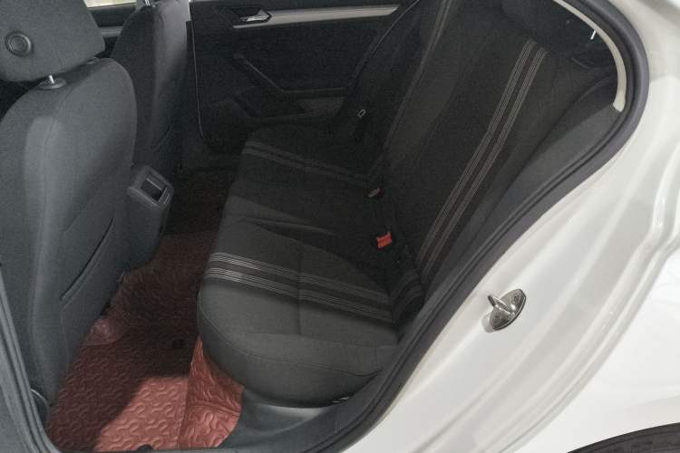 Used Volkswagen Lamando 2015 230TSI DSG Fashion Edition
