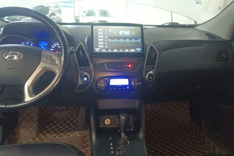 Used Hyundai ix35 2013 2.0L Automatic Two-Wheel Drive Smart GLS China IV Standard
