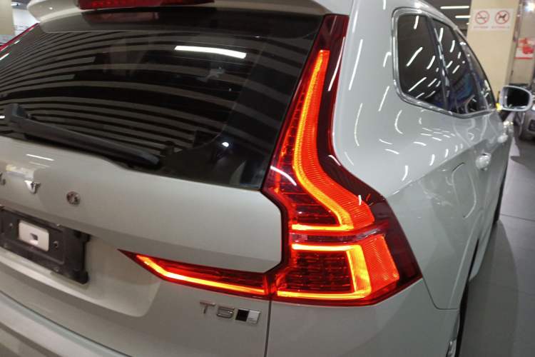 Used Volvo XC60 2019 T5 4x4 Smart Edition China VI Standard
