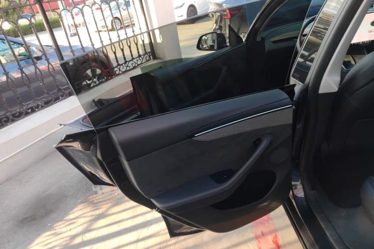 Used Tesla Model Y 2025 Long-Range All-Wheel Drive First Edition
