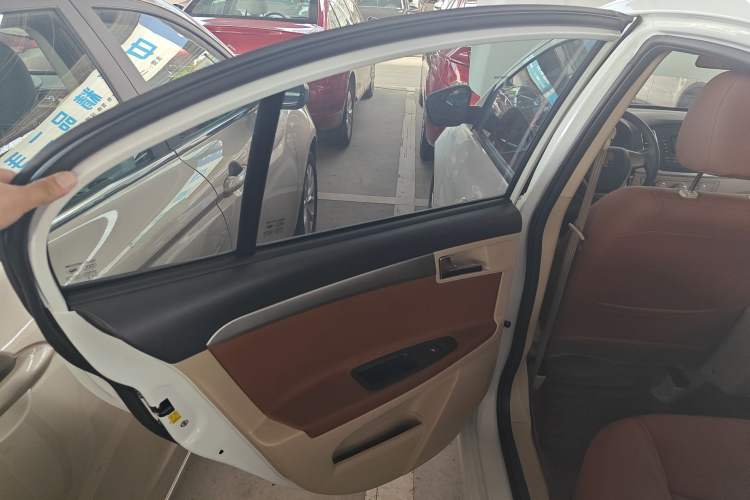 Used Roewe 350 2015 1.5L Manual Luxury Sunroof Edition
