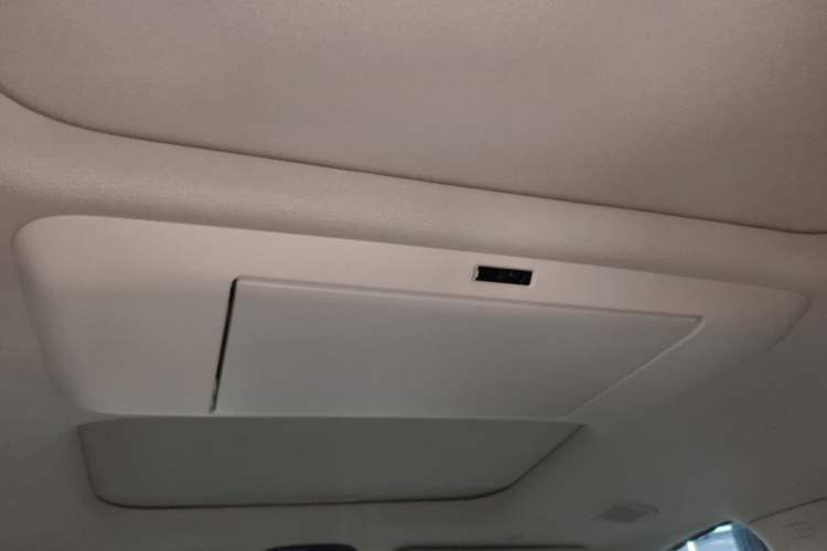 Used VOYAH Dream 2025 PHEV Four-Wheel Drive Prestige Kunpeng Edition
