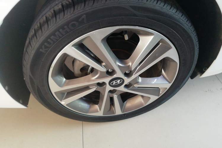 Used Hyundai Elantra 2016 1.6L Automatic ZhiXuan – Elite Version
