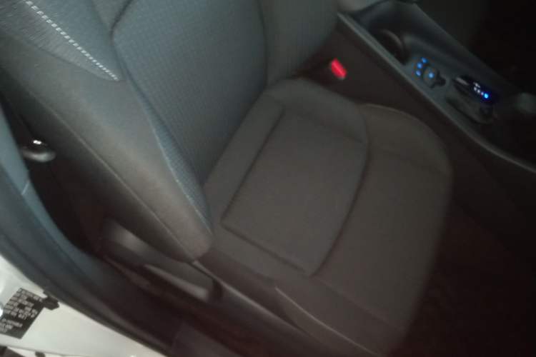 Used Toyota IZOA 2021 2.0L Enjoy Edition