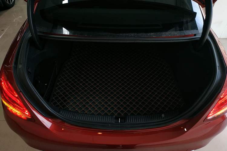 Used Mercedes-Benz C-Class 2017 Restyled C 180 L Fashion Edition Sport Version
