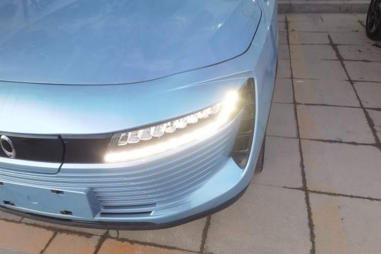 Used ORA iQ 2018 High-Range Version Smart Connectivity Model