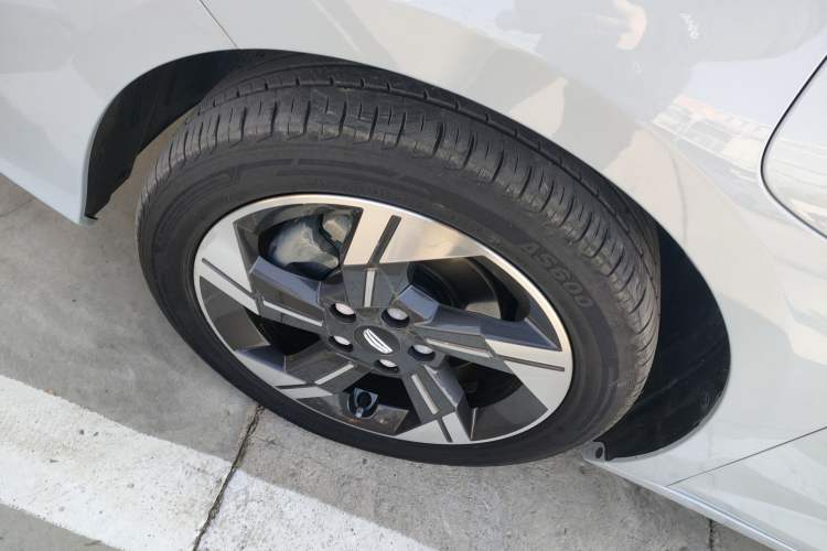 Used Geely Auto Emgrand L HiP 2022 1.5TD-DHT Pro 100KM Super Clean
