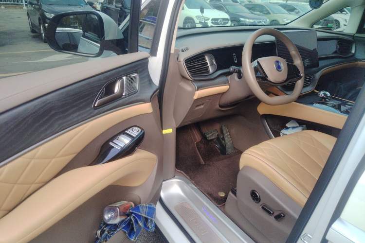 Used Denza D9 2022 DM-i 970 Four-Wheel Drive Flagship Model