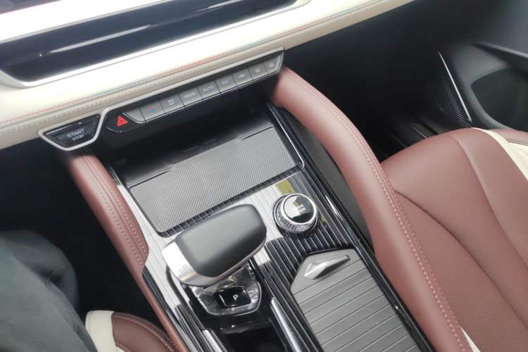 Used Geely Auto Monjaro L 2024 2.0TD High-Power Automatic Two-Wheel Drive Yunqi Version