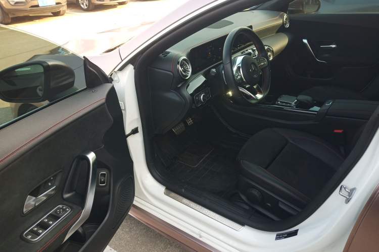 Used Mercedes-Benz CLA 2022-Year Updated CLA 200
