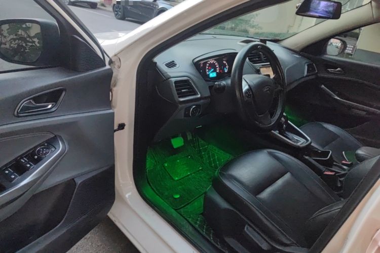 Used Ford Escort 2015 1.5L Automatic Fashion Model
