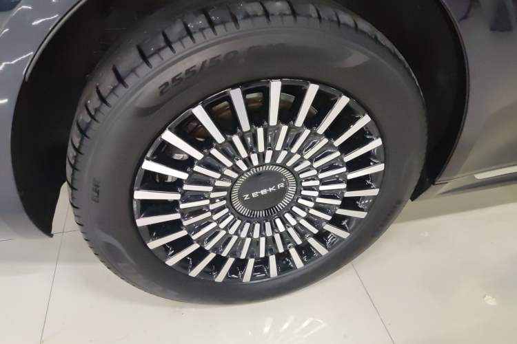 Used Zeekr 009 2024 Six-Seat Executive Version 4WD 108 kWh
