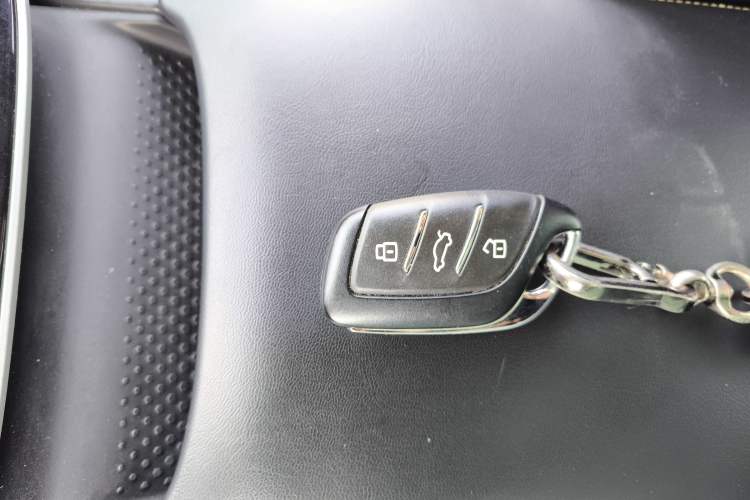 Used Roewe i6 MAX 2020 300TGI Automatic Sporty Cool Edition
