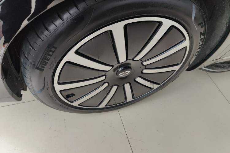 Used Hima AITO M9 2024 Range-Extended Ultra Version 42 kWh 6-Seater Model