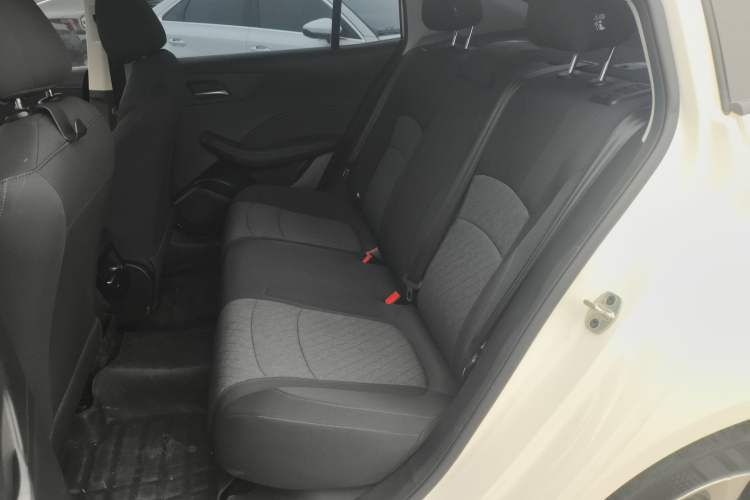 Used Roewe i5 2023 1.5L Manual Comfort Edition