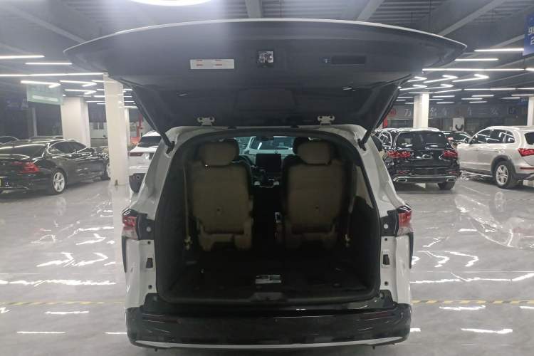 Used Toyota Sienna 2021 2.5L Hybrid Premium Edition
