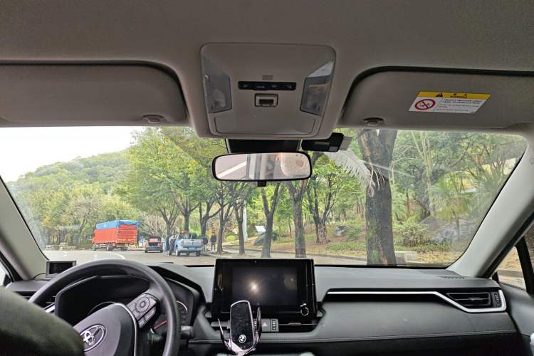 Used Toyota RAV4 2022 2.0L CVT Two-Wheel Drive Urban Edition
