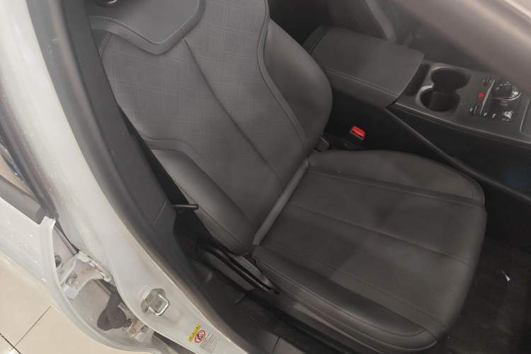 Used BYD Qin PLUS 2025 DM-i Smart Drive 55KM Leading Model
