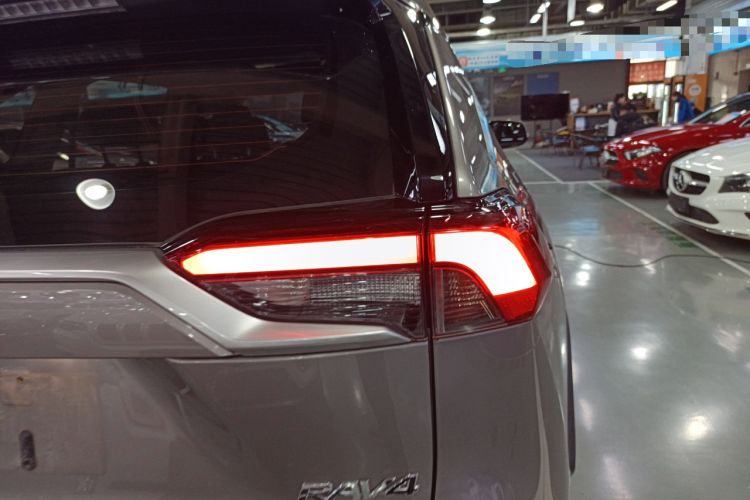 Used Toyota RAV4 2021 2.0L CVT Four-Wheel Drive Premium Edition