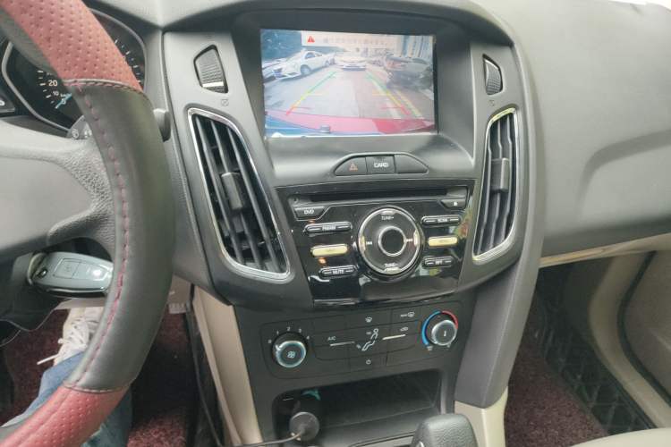 Used Ford Focus 2015 Sedan 1.6L Automatic Comfort Model
