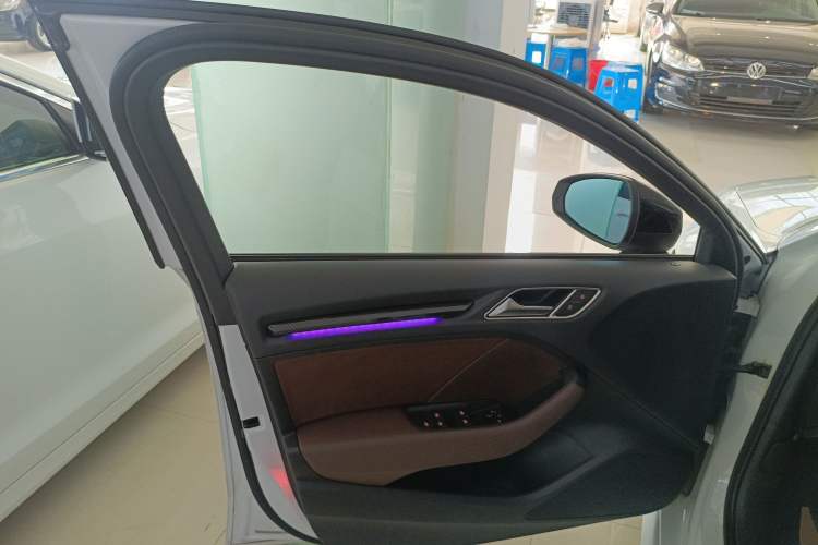 Used Audi A3 2014 Limousine 35 TFSI Automatic Comfort Model
