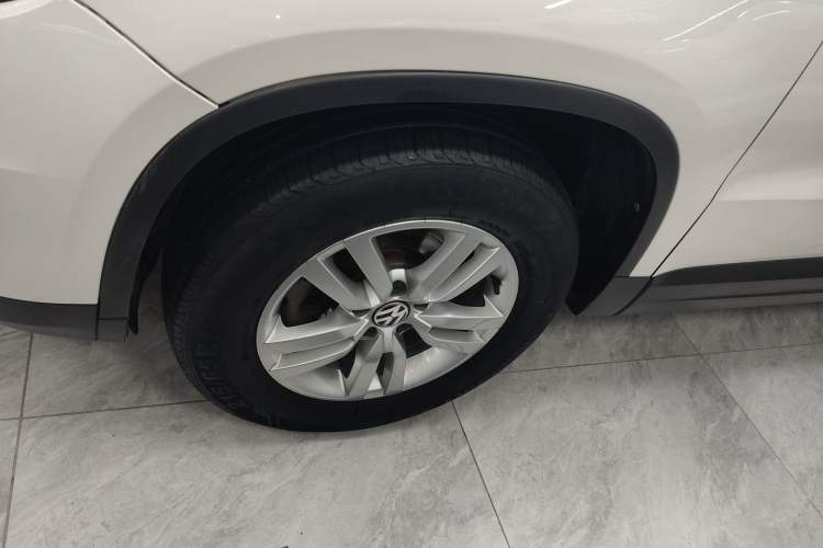 Used Volkswagen Tiguan 2016 300TSI Manual Two-Wheel Drive Trend Edition