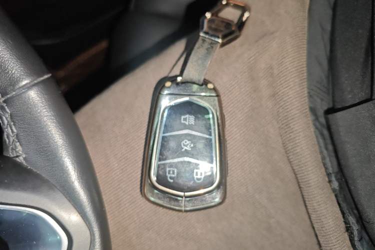 Used Cadillac XT4 2021 28T Two-Wheel Drive Leading Version
