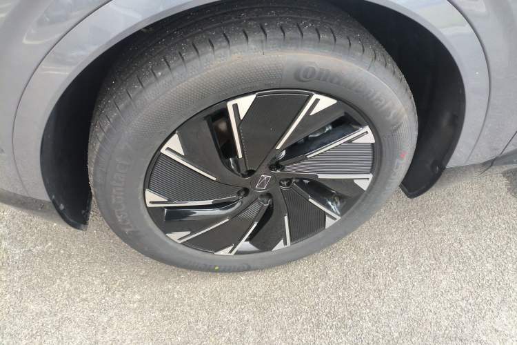 Used  07 2024 Pro+ All-Electric Version
