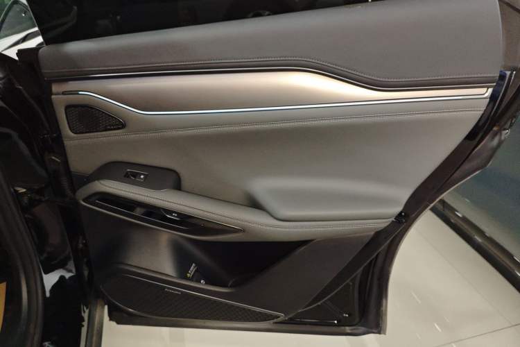 Used BYD Song L EV 2025 Intelligent Driving Version 662 km LiDAR Excellence Edition
