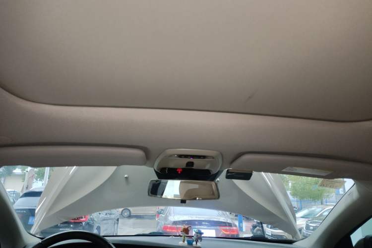 Used Volvo V40 2017 T3 Zhiyi Edition
