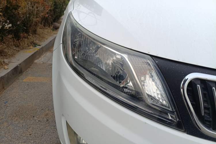 Used Kia K2 2012 Hatchback 1.6L AT Premium