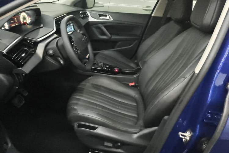 Used Peugeot 408 2022 1.6T Light-Chasing Edition
