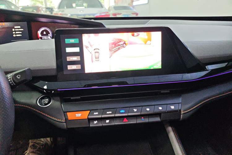 Used Changan UNI-V 2022 1.5T Prestige Version
