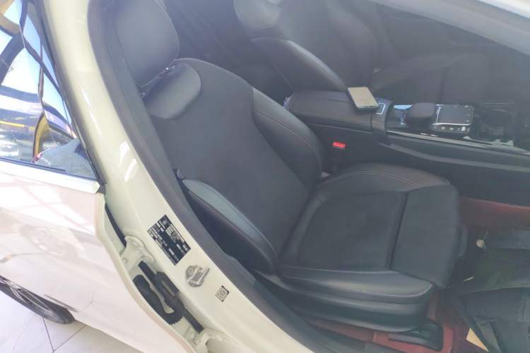 Used Mercedes-Benz A-Class 2022 Revised Version A 200 L Sport Sedan Fashionable Style
