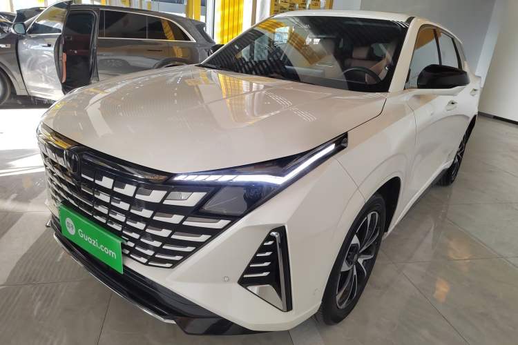 Used Changan UNI-Z New Energy 2024 Blue Whale Smart Electric iDD 125km Excellence Model
