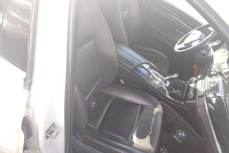 Used BMW 5 Series 2014 525Li Luxury Design Package
