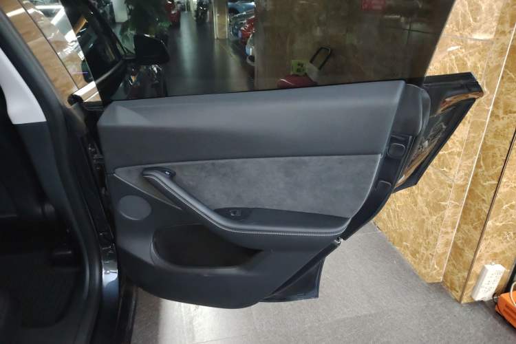 Used Tesla Model Y 2024 Rear-Wheel-Drive Version
