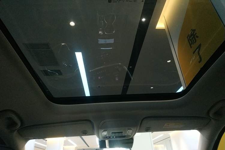 Used Buick Envision 2023 Encore Plus 652T Five-Seat Luxury Model
