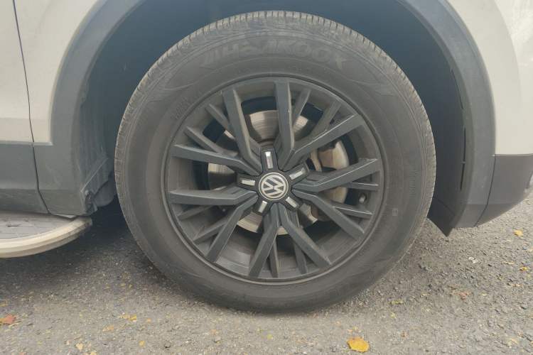 Used Volkswagen Tiguan L 2017 330TSI Automatic Two-Wheel Drive Luxury Edition
