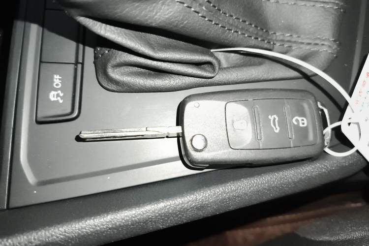 Used Volkswagen Lavida 2017 1.6L Automatic Fashion Edition
