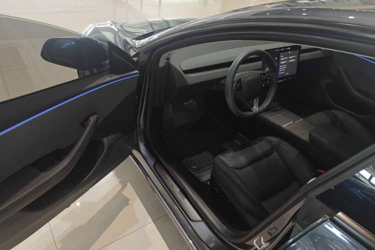 Used Tesla Model 3 2023 Rear-Wheel-Drive Version
