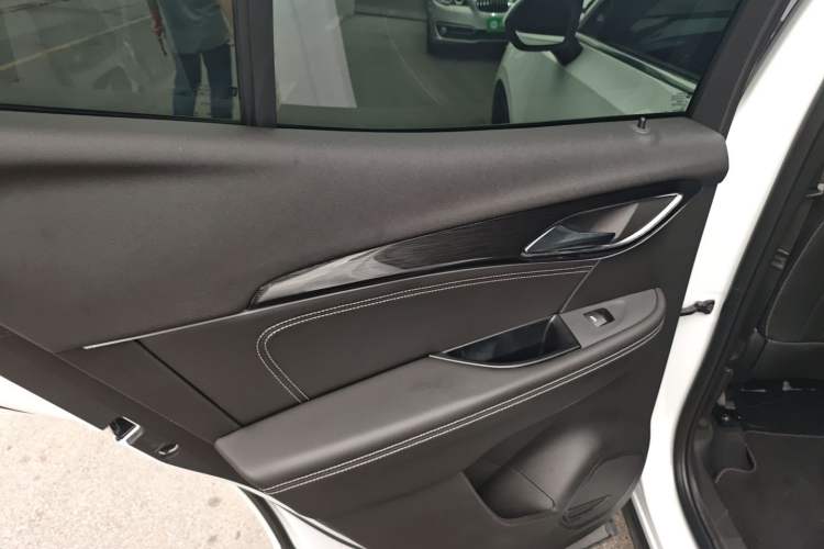 Used Buick Envision 2022 Encore S 552T Two-Wheel-Drive Luxury Model
