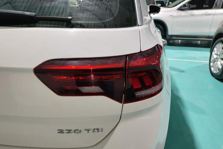 Used Volkswagen T-ROC 2020 230TSI DSG Two-Wheel Drive Advanced Version
