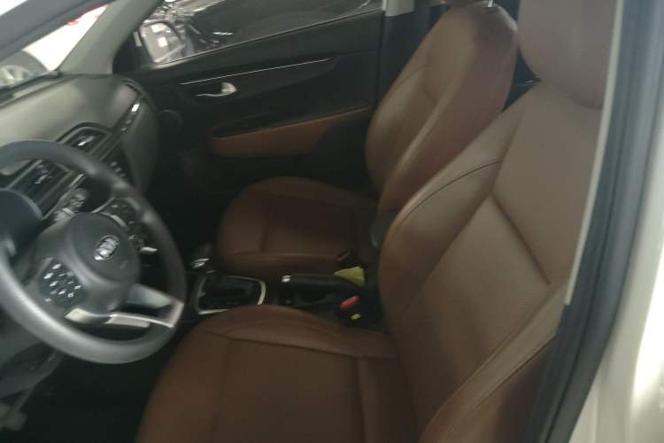 Used Kia KX Cross 2017 1.4L AT GLS
