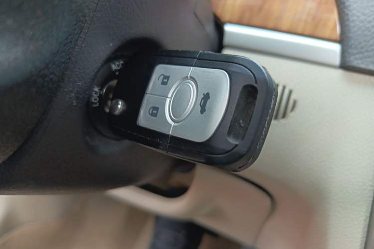 Used Buick Excelle 2015 1.5L Automatic Luxury Edition
