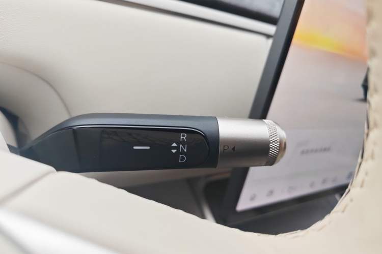 Used ONVO Luxeed L90 
