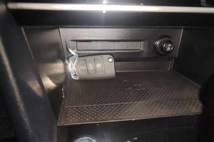 Used Volkswagen Tharu 2023 300TSI Two-Wheel-Drive Moonlight Edition
